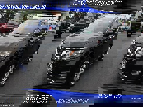 Used 2018 Nissan Rogue SV image 1