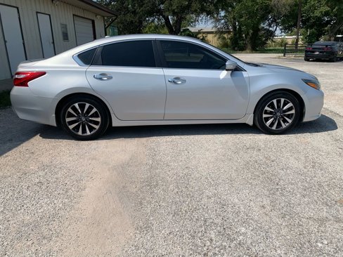 Used 2017 Nissan Altima 2.5 SL w/ 2.5 Technology Package image 1