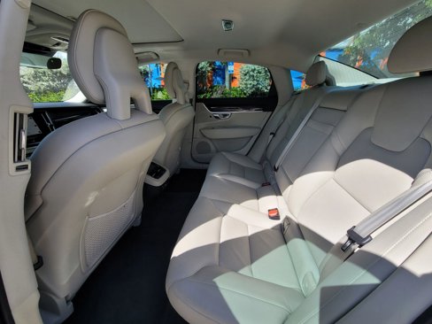 Used 2017 Volvo S90 T5 Momentum w/ Vision Package image 9