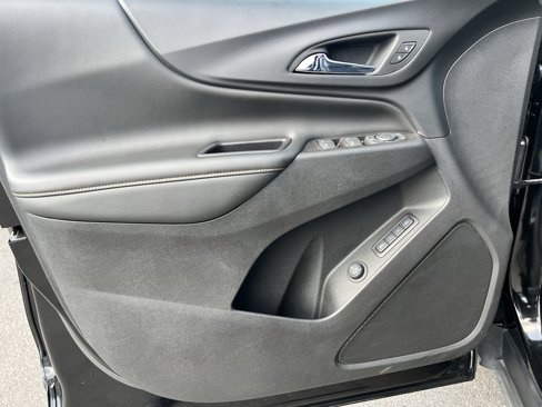 Used 2019 Chevrolet Equinox Premier w/ Premier Redline Edition image 13