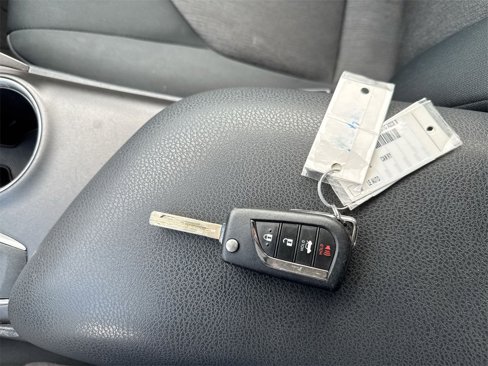 Used 2021 Toyota Camry LE image 36