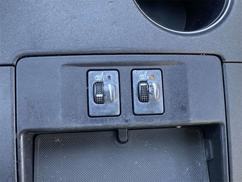 Used 2015 Toyota Camry image 30