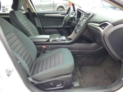 Used 2018 Ford Fusion SE image 10