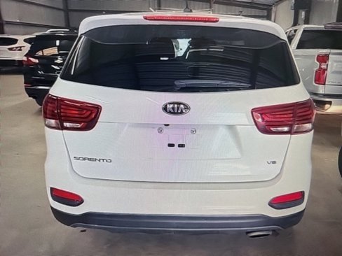 Used 2020 Kia Sorento LX image 5