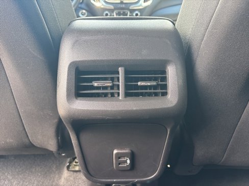 Used 2024 Chevrolet Equinox LT image 12