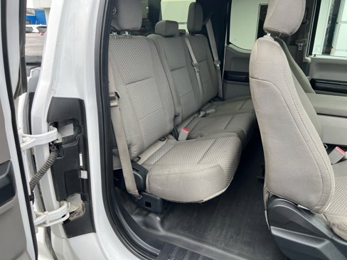 Used 2015 Ford F150 XLT image 12