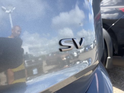 Used 2024 Nissan Rogue SV image 8