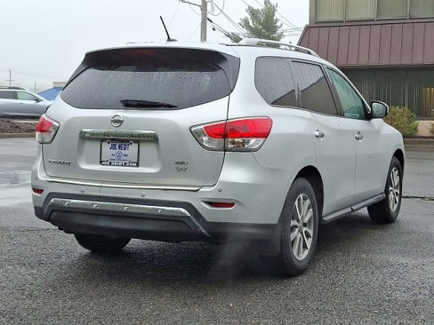 Used 2014 Nissan Pathfinder SV image 10