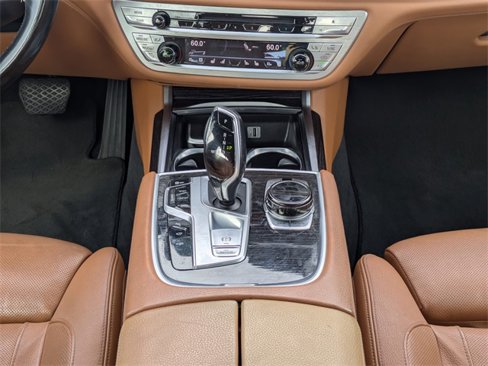 Used 2017 BMW 740i image 19