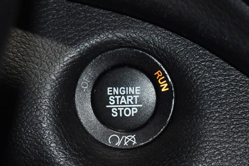 Used 2019 Jeep Cherokee Limited image 25