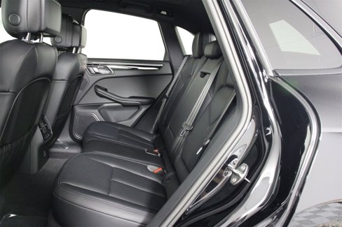 New 2025 Porsche Macan image 18