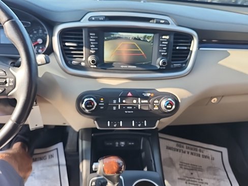 Used 2017 Kia Sorento LX w/ LX Convenience Package image 30