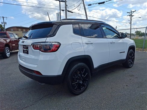 Used 2022 Jeep Compass Altitude w/ Sun and Sound Group image 5