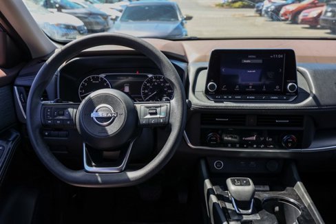 Used 2023 Nissan Rogue SV image 22