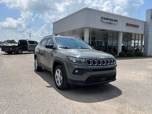 Certified 2024 Jeep Compass Latitude image 1
