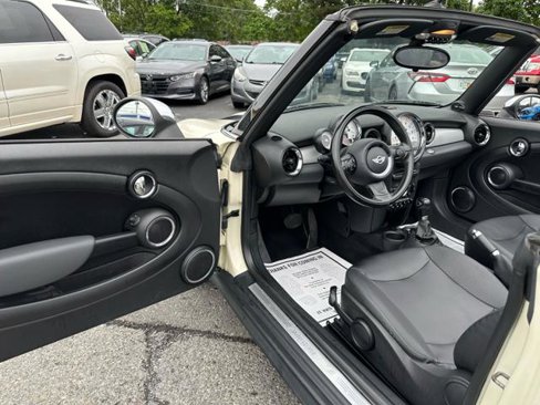 Used 2011 MINI Cooper Convertible w/ Premium Pkg image 11