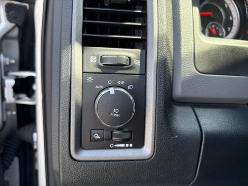 Used 2018 RAM 1500 Express image 25