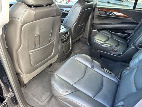 Used 2015 Cadillac Escalade Premium image 24