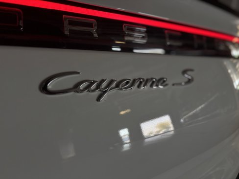 Certified 2023 Porsche Cayenne S image 15