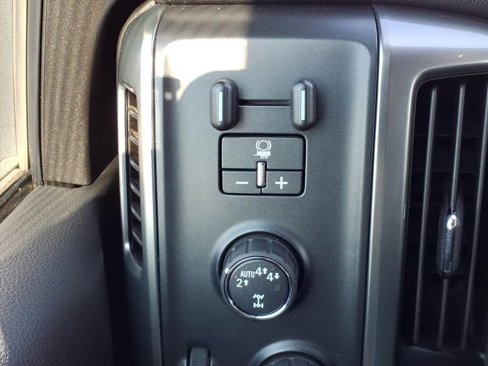 Used 2018 Chevrolet Silverado 1500 LT w/ All Star Edition image 19