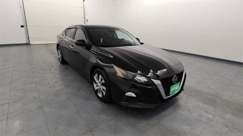 Used 2022 Nissan Altima 2.5 S image 2