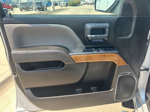 Used 2018 Chevrolet Silverado 1500 LTZ image 15