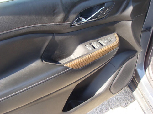 Used 2021 GMC Acadia SLE image 12