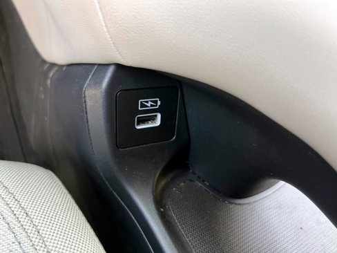 Certified 2023 Honda HR-V LX image 28
