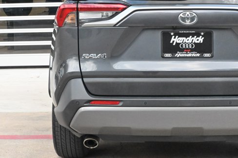 Used 2019 Toyota RAV4 Limited image 14