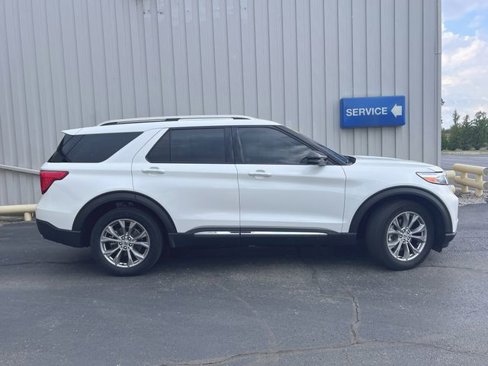 Used 2022 Ford Explorer Limited w/ Equipment Group 301A image 11