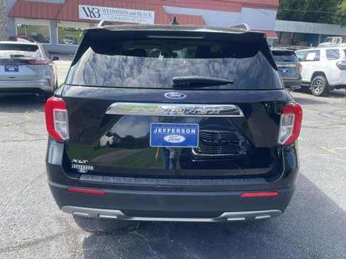 Used 2024 Ford Explorer XLT w/ Equipment Group 202A image 3