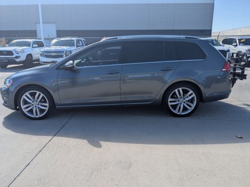 Used 2017 Volkswagen Golf SEL image 6