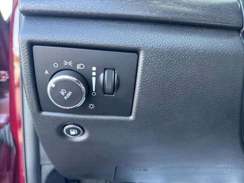 Used 2017 Jeep Grand Cherokee Altitude image 21