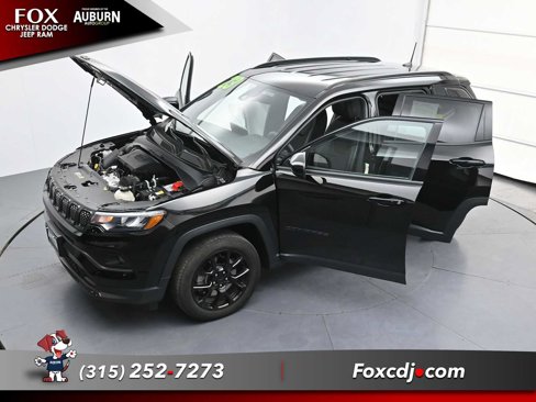 Used 2023 Jeep Compass Latitude w/ Convenience Group image 34