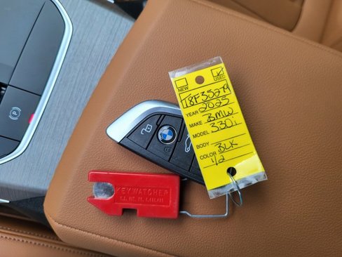 Used 2025 BMW 330i Sedan w/ M Sport Package image 15