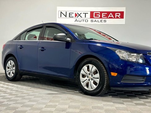 Used 2012 Chevrolet Cruze LS w/ Connectivity Package image 2