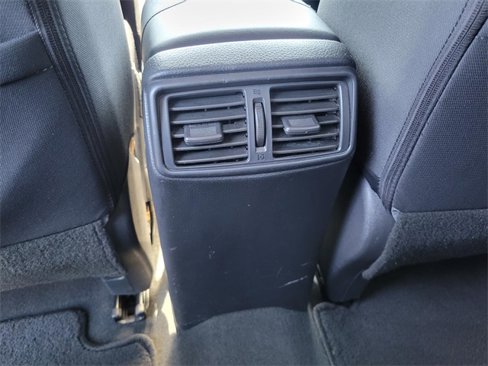 Used 2020 Nissan Rogue SV image 17