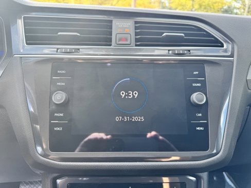 Certified 2022 Volkswagen Tiguan SE image 25