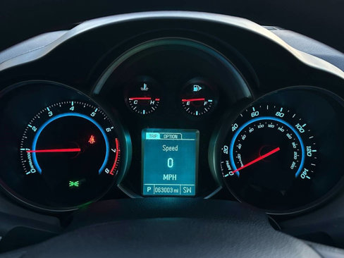 Used 2015 Chevrolet Cruze LS image 22