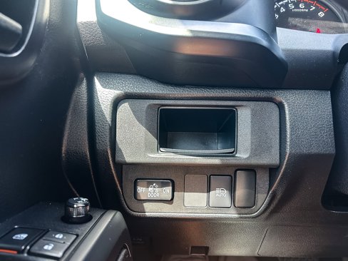 Used 2019 Toyota Tacoma SR image 17