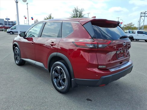 Used 2025 Nissan Rogue SV image 3