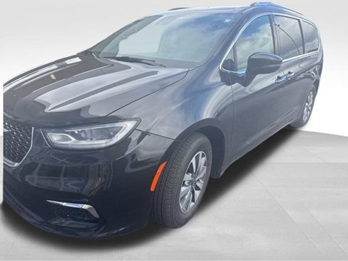 Used 2021 Chrysler Pacifica Touring-L image 3