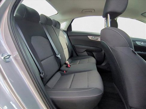 Used 2023 Kia Forte LXS w/ LXS Technology Package image 18