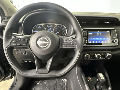 Certified 2025 Nissan Kicks Play S image 11