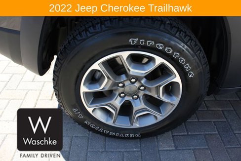 Used 2022 Jeep Cherokee Trailhawk w/ Comfort/Convenience Group image 12