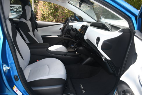 Used 2019 Toyota Prius LE image 21