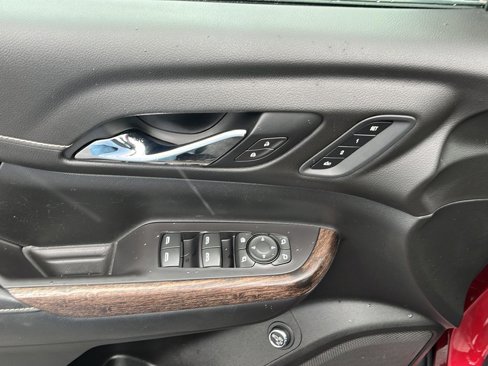 Certified 2020 GMC Acadia Denali w/ Technology Package image 27
