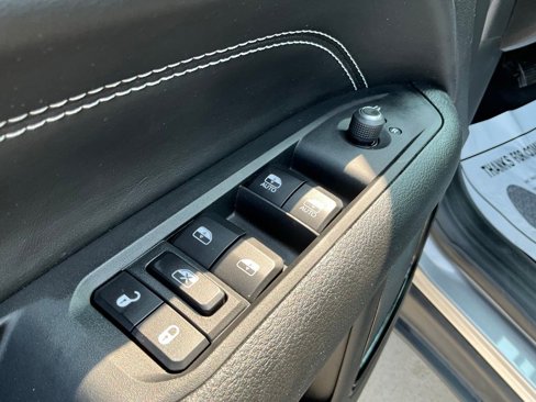 Used 2023 Jeep Compass Altitude image 21