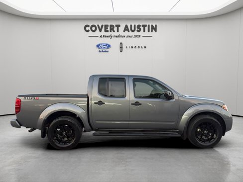 Used 2020 Nissan Frontier SV w/ Midnight Edition Floor Mats image 6
