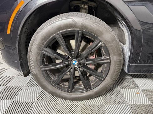 Used 2024 BMW X6 xDrive40i w/ Premium Package image 11